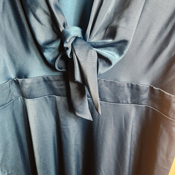 Baltic Born Womens |XXXL| Poppy Satin Midi Dress In Persian Blue (NWT) - Picture 3 of 13